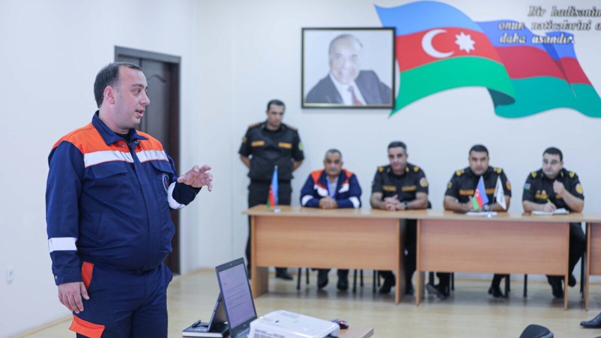Balakhani oil workers and MES employees hold joint preventive seminars on fire protection