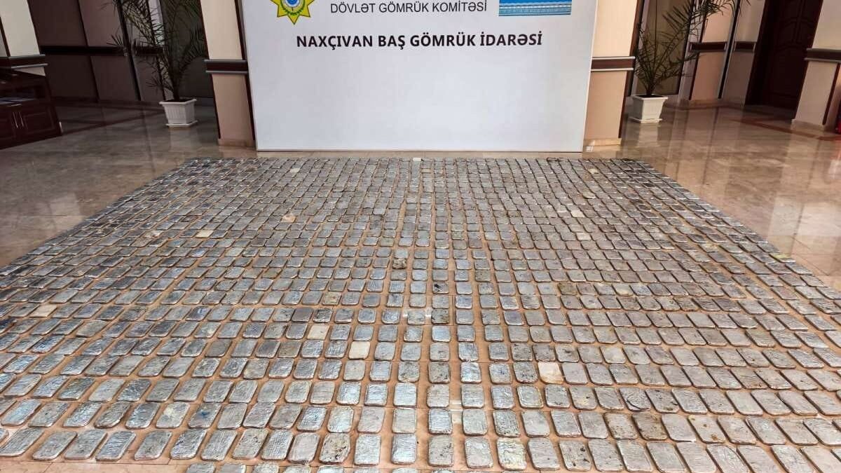 Azerbaijani customs officers have seized more than 112 kg of heroin in a truck transporting cargo from Iran to Germany