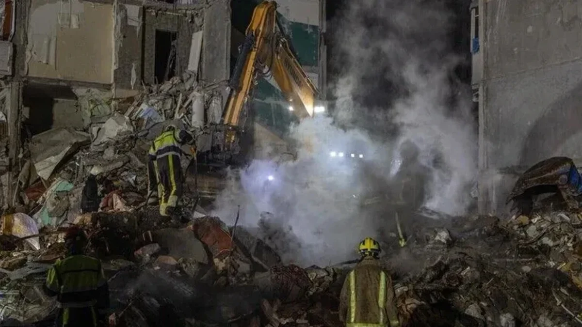 14 people killed in Russian attacks on Kyiv