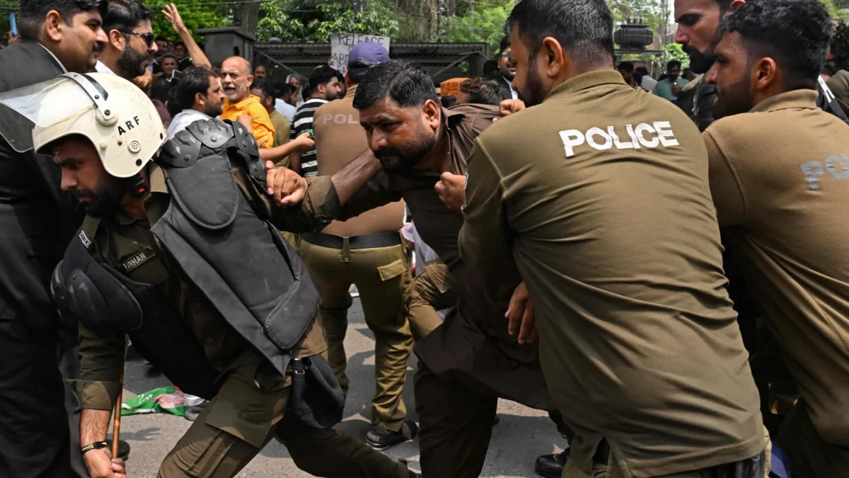 More than 100 supporters of the former prime minister arrested in Pakistan