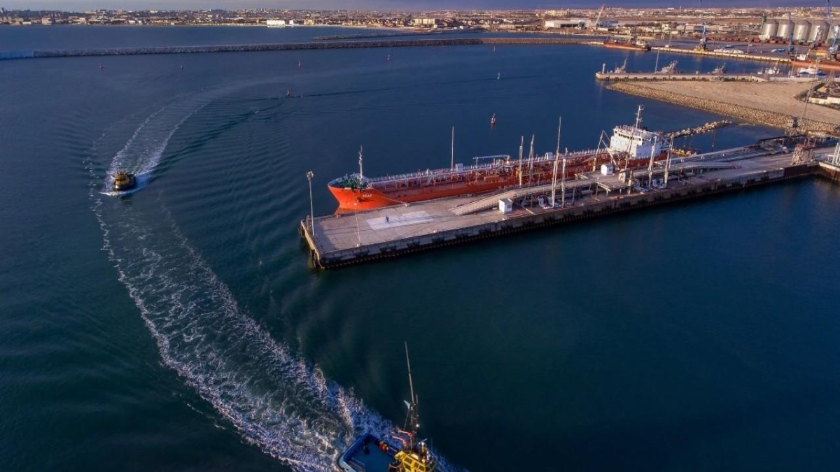Kazakhstan considers exporting oil via Azerbaijan