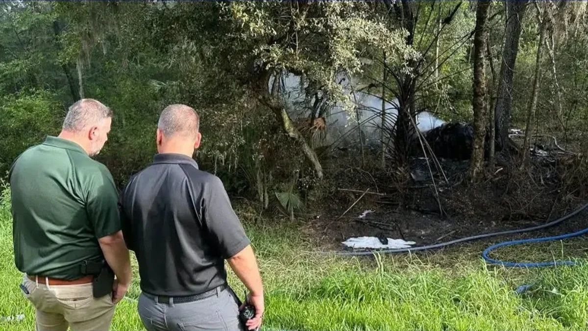 2 people died in a plane crash in Florida