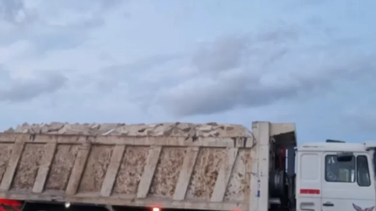 Truck overloaded by 34 tons – A dangerous scene