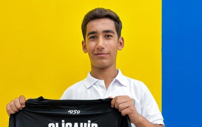 “Kapaz” signed a professional contract with a 15-year-old footballer
