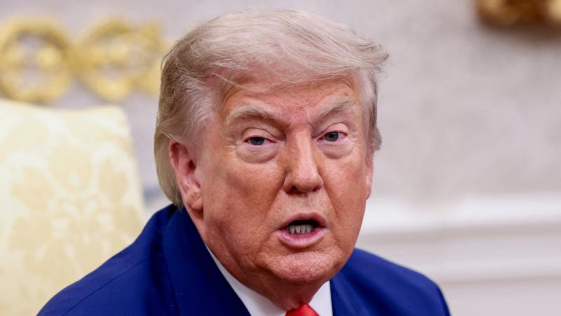 Trump: Oil flow in the Strait of Hormuz is in “very good” condition