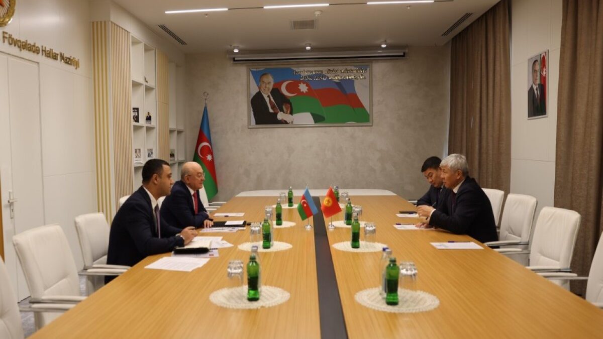Kamaladdin Heydarov met with the Ambassador of the Kyrgyz Republic to Azerbaijan