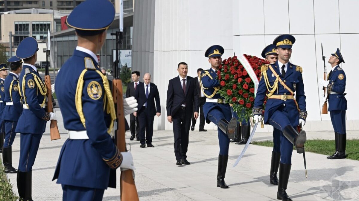 Prime Minister of Tajikistan visits Victory Park