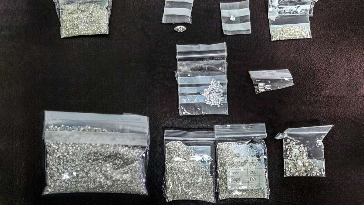 654.9 carats of diamond stones hidden from customs control discovered
