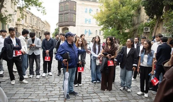 “Knowledge Day” event held for children of martyrs