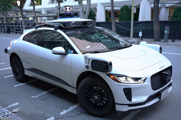 Uber and Wayve begin testing driverless robotaxis in London