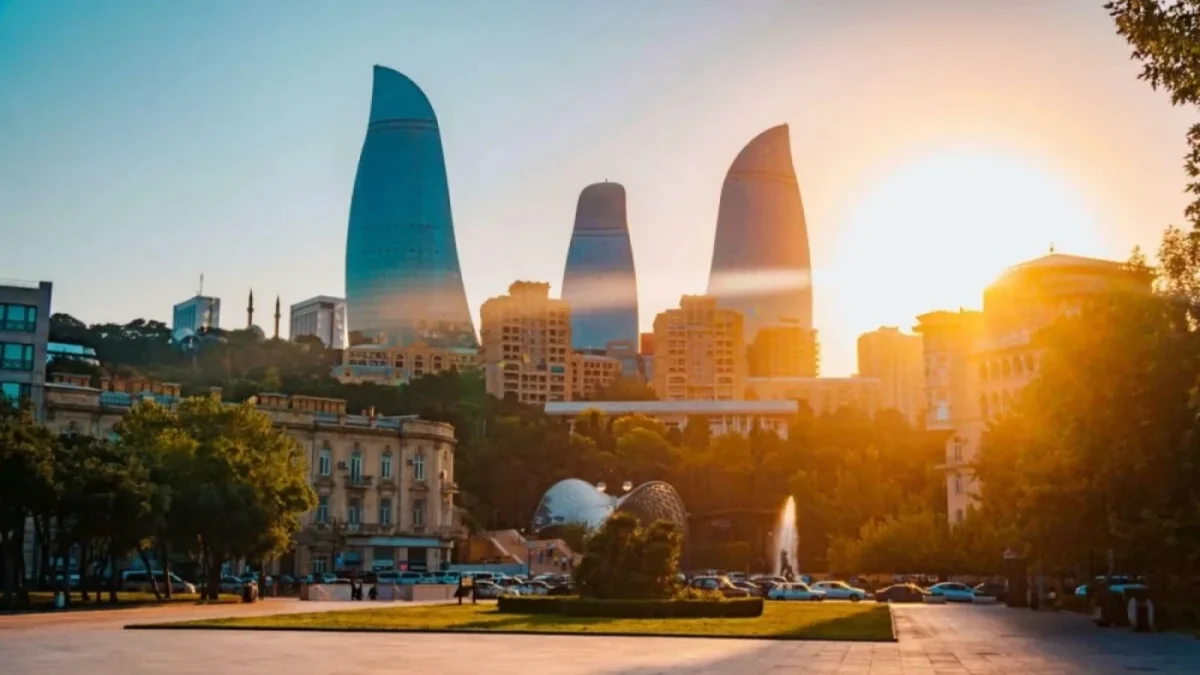 Tomorrow in Baku it will be 33 degrees hot
