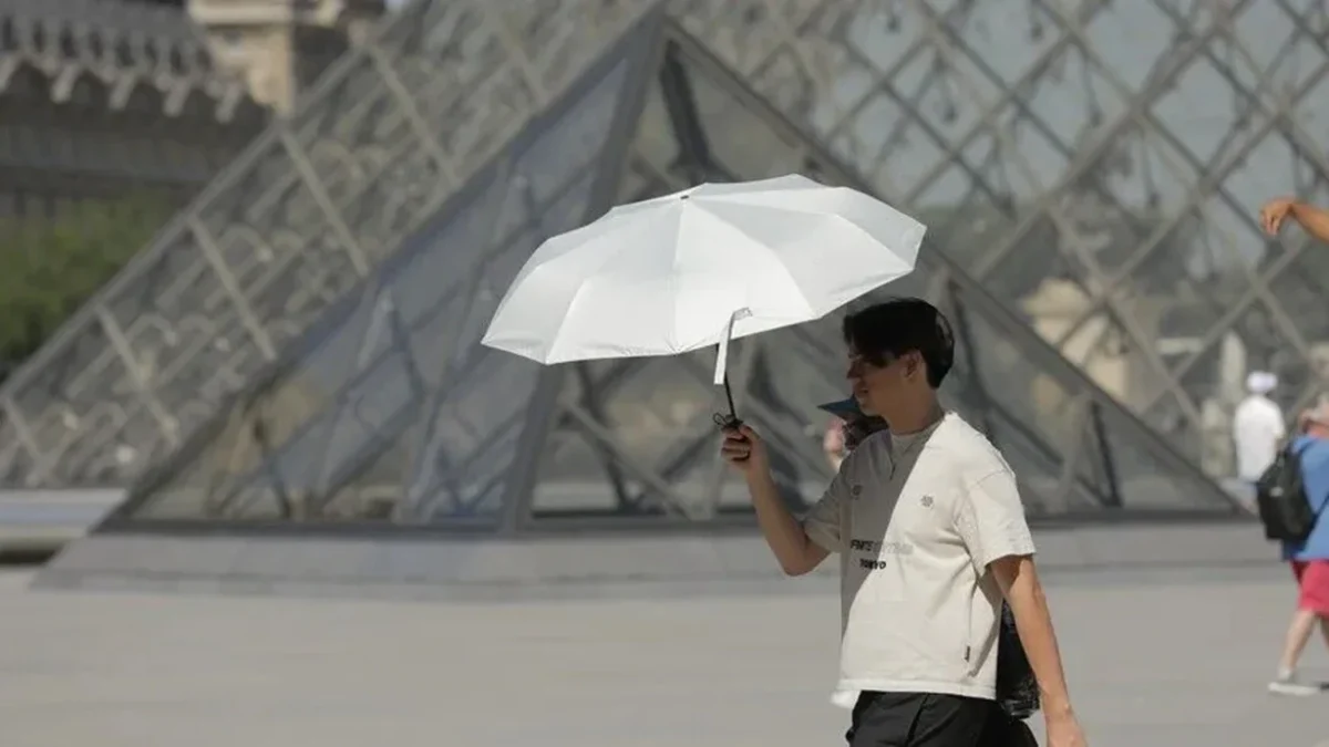 Extreme heat in the country has claimed the lives of more than 8,000 people