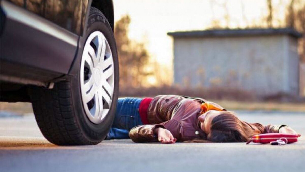 A car hit and killed a 60-year-old woman in Baku
