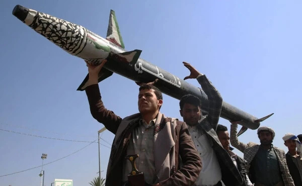 Houthis Claim to Have Repelled Attack in Bab al-Mandab