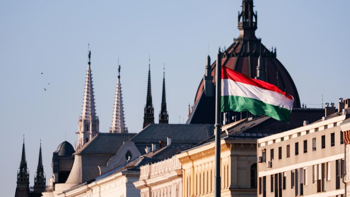 Hungary Lifts Veto: EU Accession Talks for Ukraine and Moldova Resume