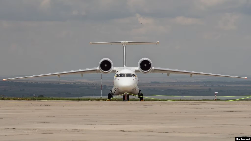 A plane will fly from Baku to Yerevan this evening