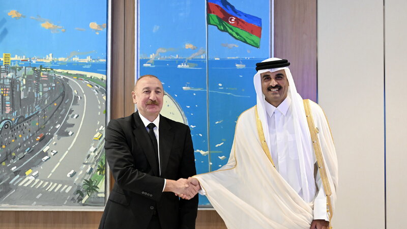 President Ilham Aliyev Meets with Emir of Qatar – UPDATED