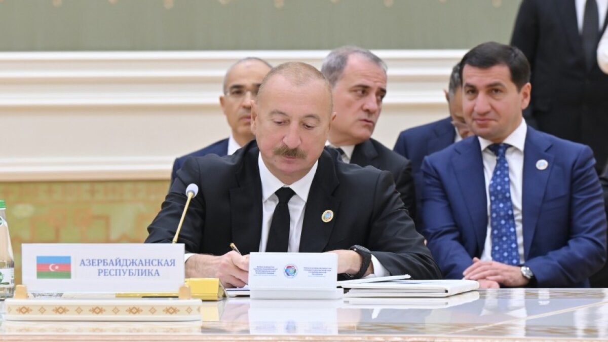 Ceremony for Signing Documents Held in Turkmenbashi