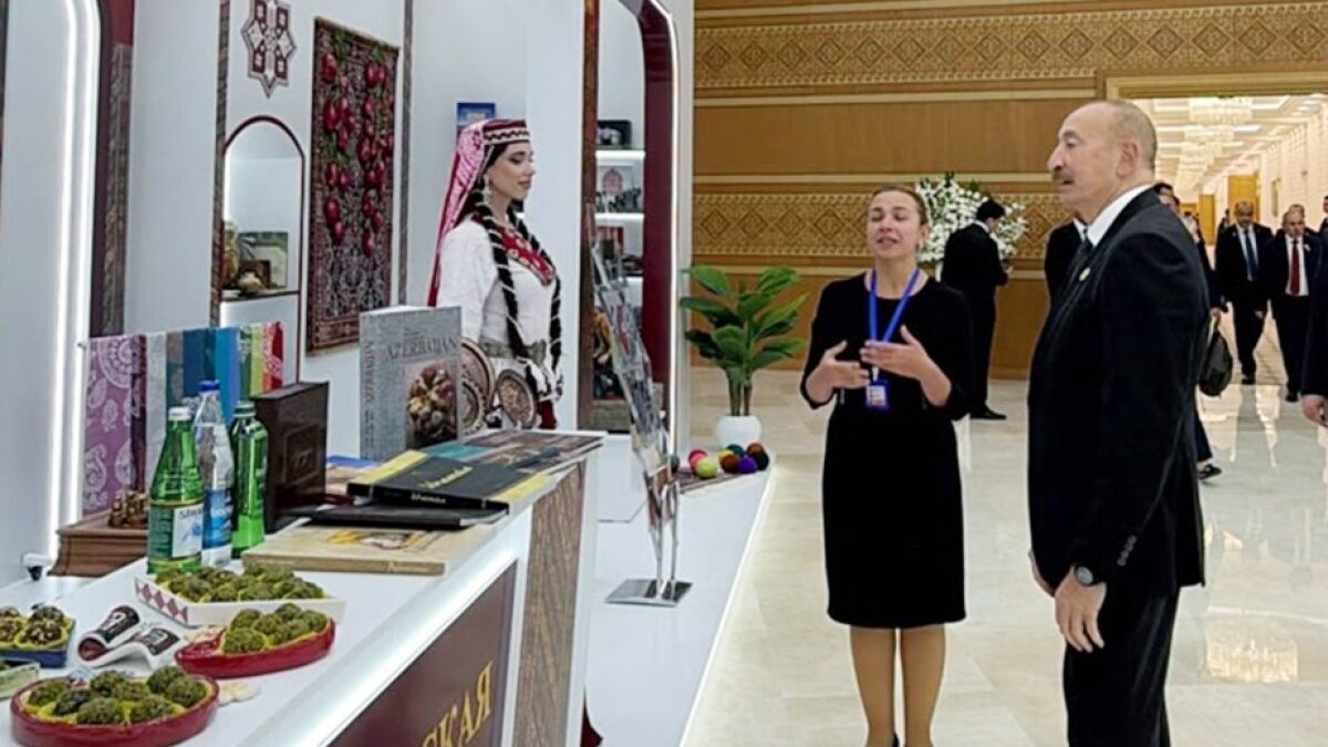 President visited the national stands of CIS participating countries