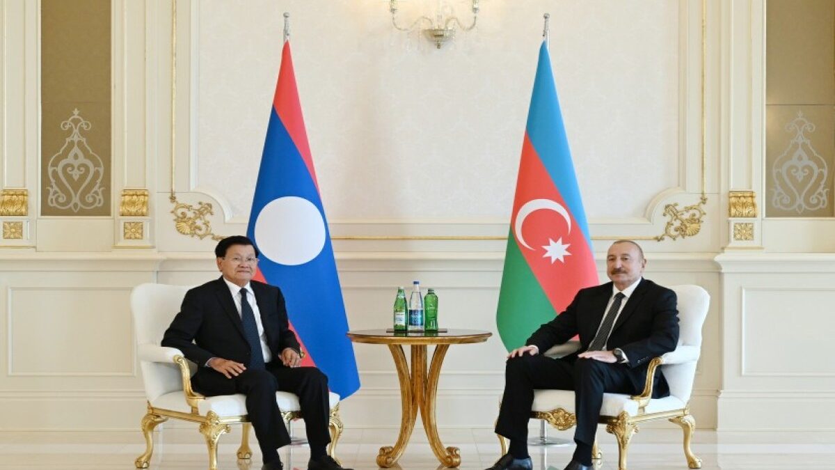 One-on-one meeting between the Presidents of Azerbaijan and Laos was held