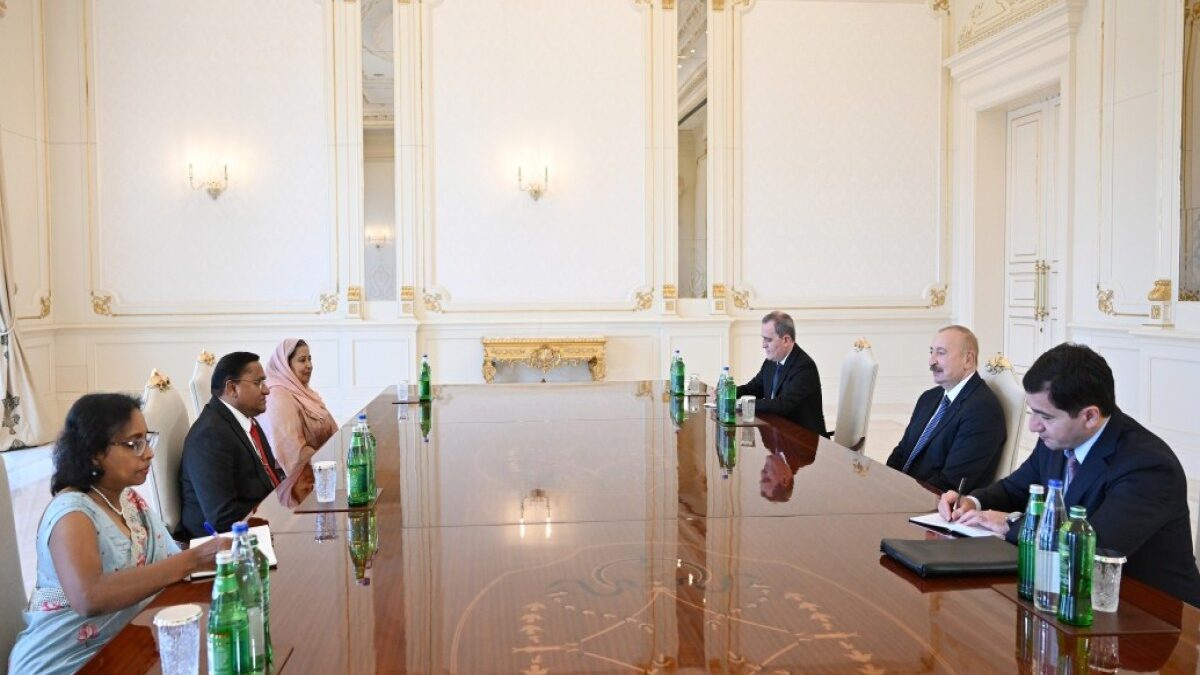President Ilham Aliyev received the Minister of Foreign Affairs, Foreign Employment and Tourism of Sri Lanka
