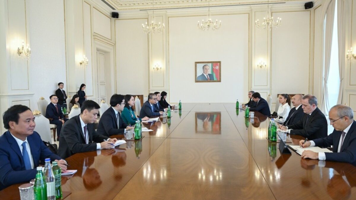 President Ilham Aliyev met with the Vice President of Vietnam