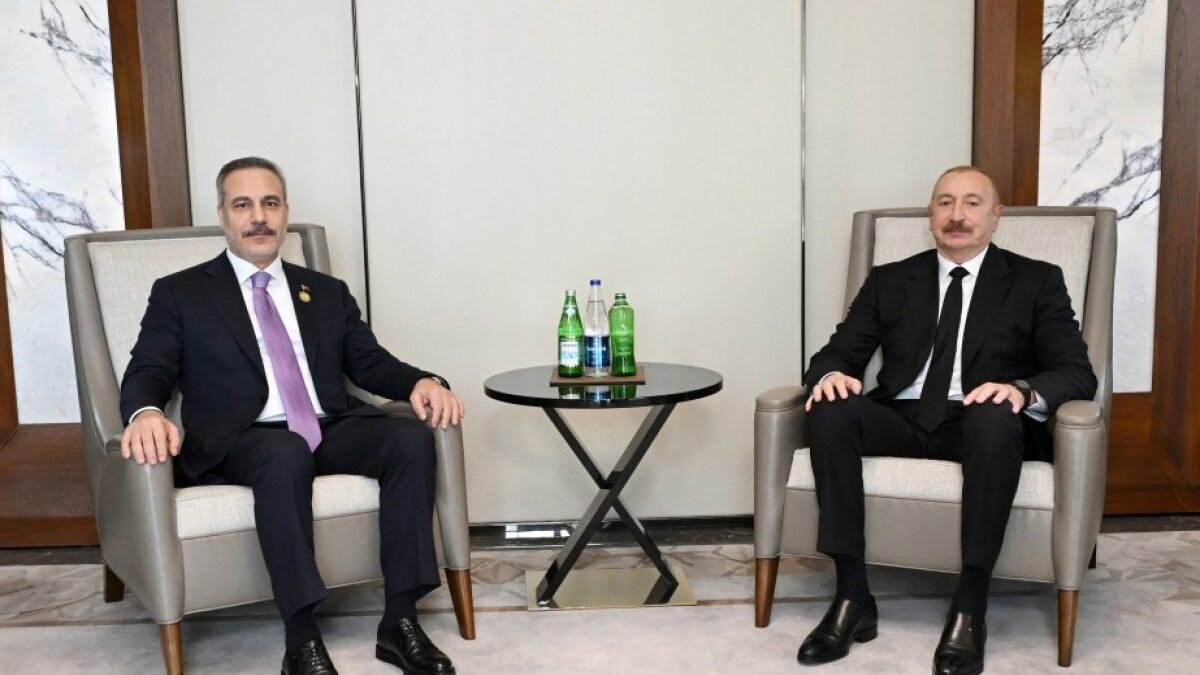 President Ilham Aliyev receives Hakan Fidan
