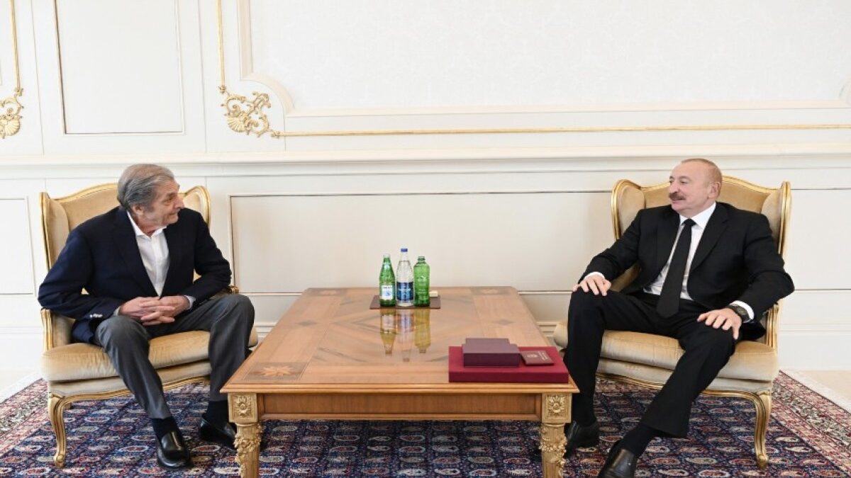 President Ilham Aliyev presented the “Istiglal” Order to Farhad Khalilov