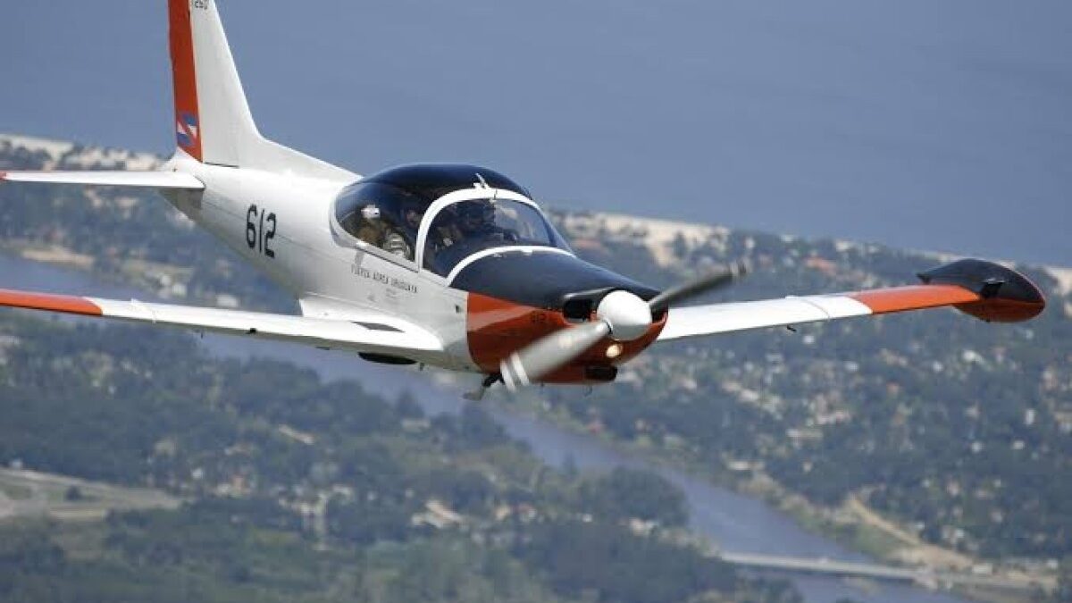 Two training aircraft crash in the Philippines, 4 people dead