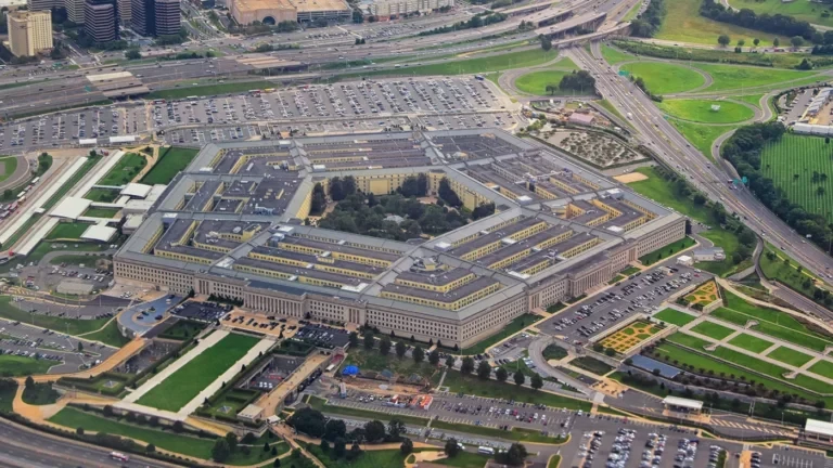 Pentagon withdraws part of its forces from Middle East facilities