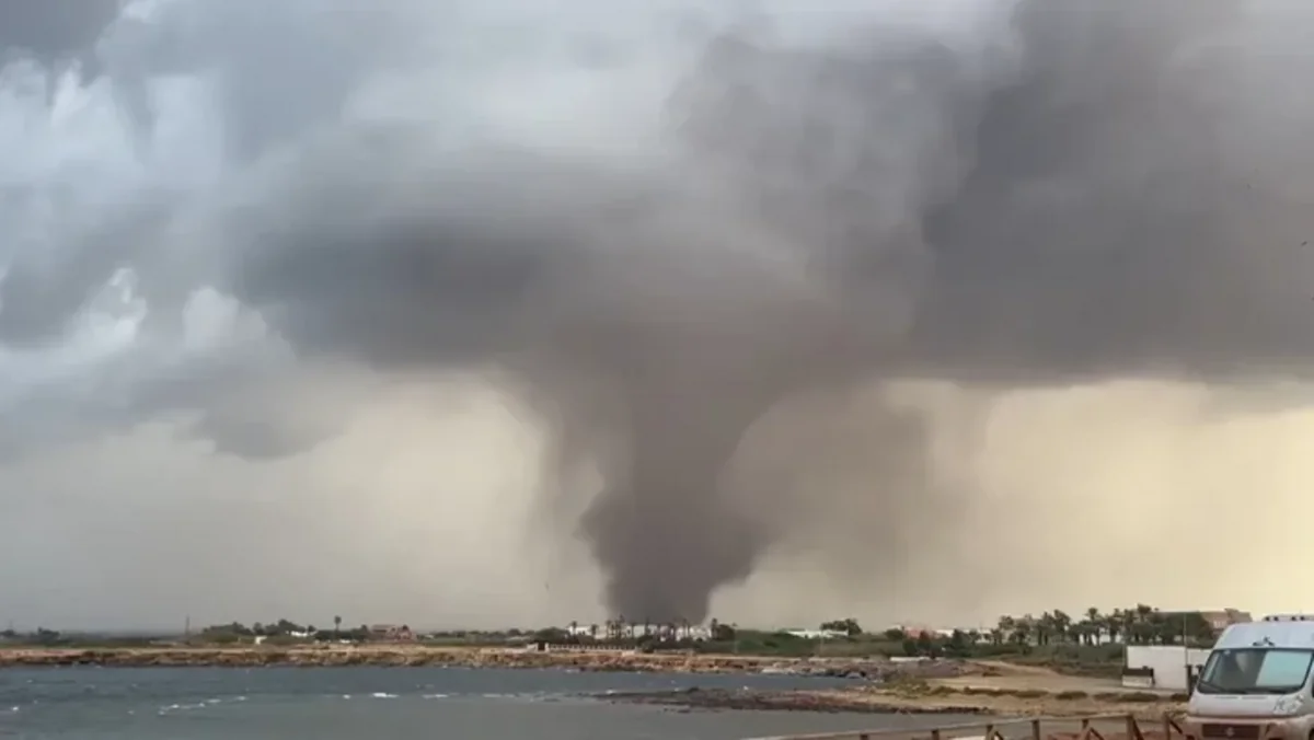 Rare twin tornado observed in western Sicily
