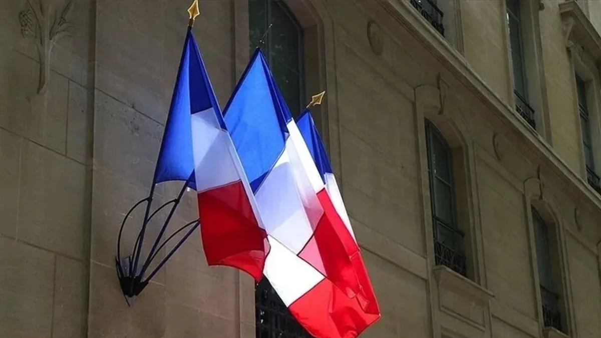 Fighter Jet Crashes in France: 1 Dead, 1 Missing