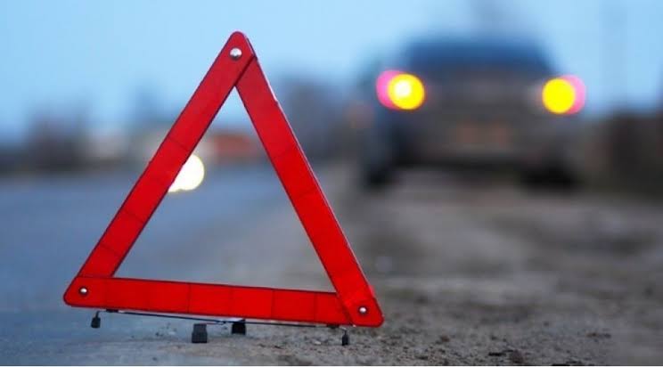 Truck overturns on Baku-Quba toll road, one dead