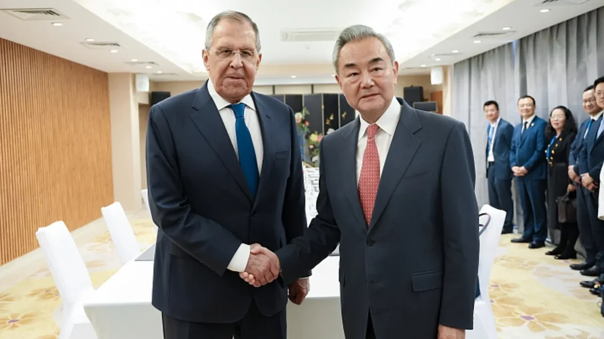Lavrov and Wang Yi Discuss Cooperation within CICA Framework