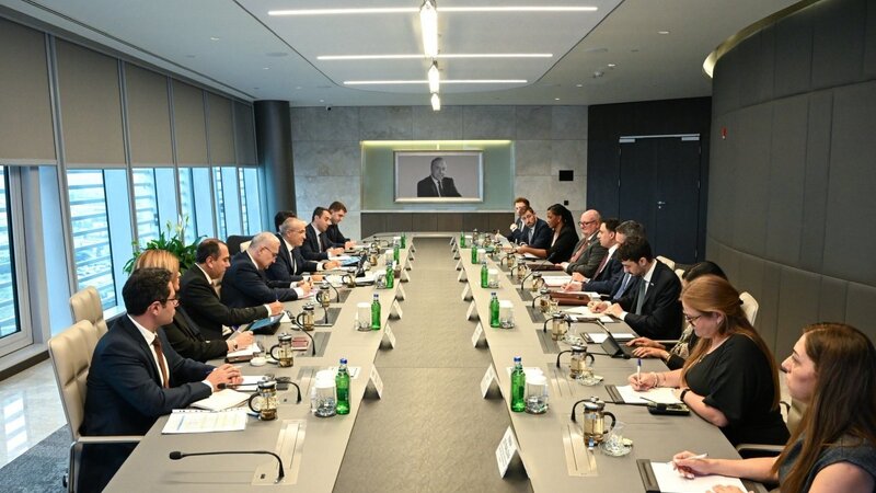 Investment relations between Azerbaijan and the United Kingdom discussed