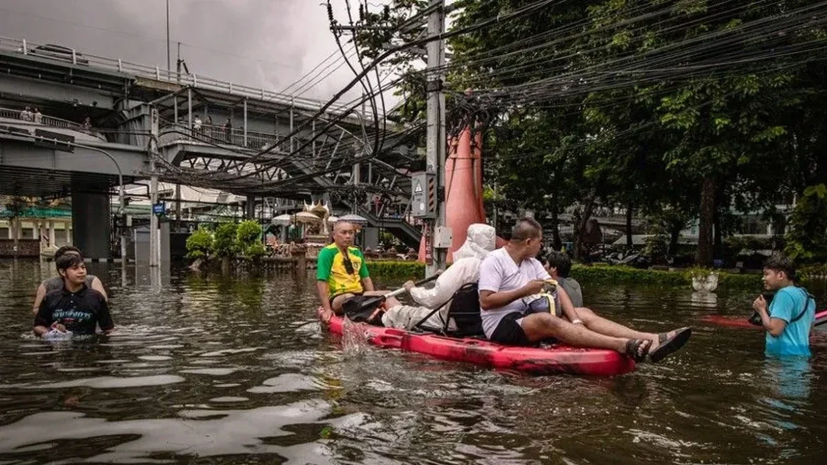 Floods in Thailand in the last month have claimed 80 lives